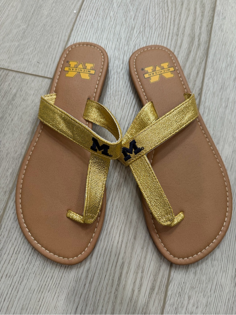 MICHI Metallic Gold women 8 ' Crisscross Flip Flop Sandals